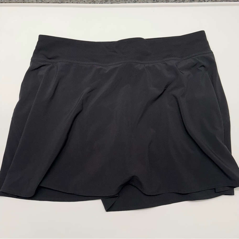 Lululemon black skirt